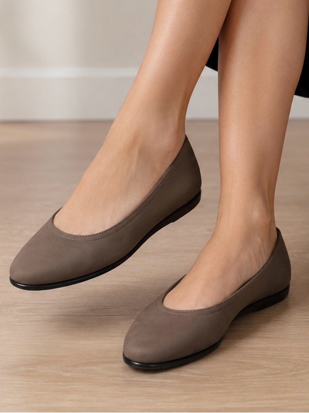 Salvatore Ferragamo Women’s Size 5.5 Vintage Brown Suede Flats Made In Italy